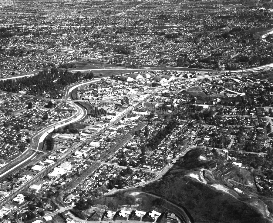 Studio City Aerial 3 1949 wm.jpg
